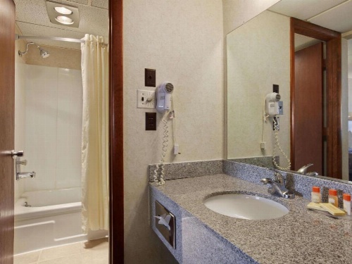 Days Inn by Wyndham Salina South image 5