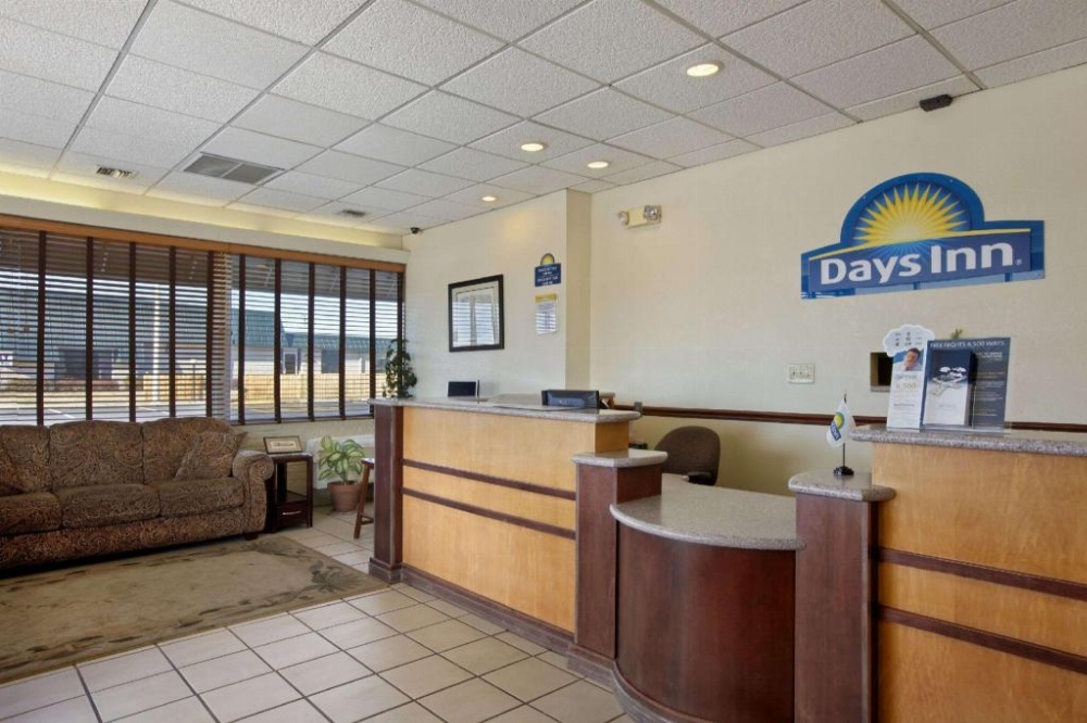 Days Inn by Wyndham Salina South Image 6