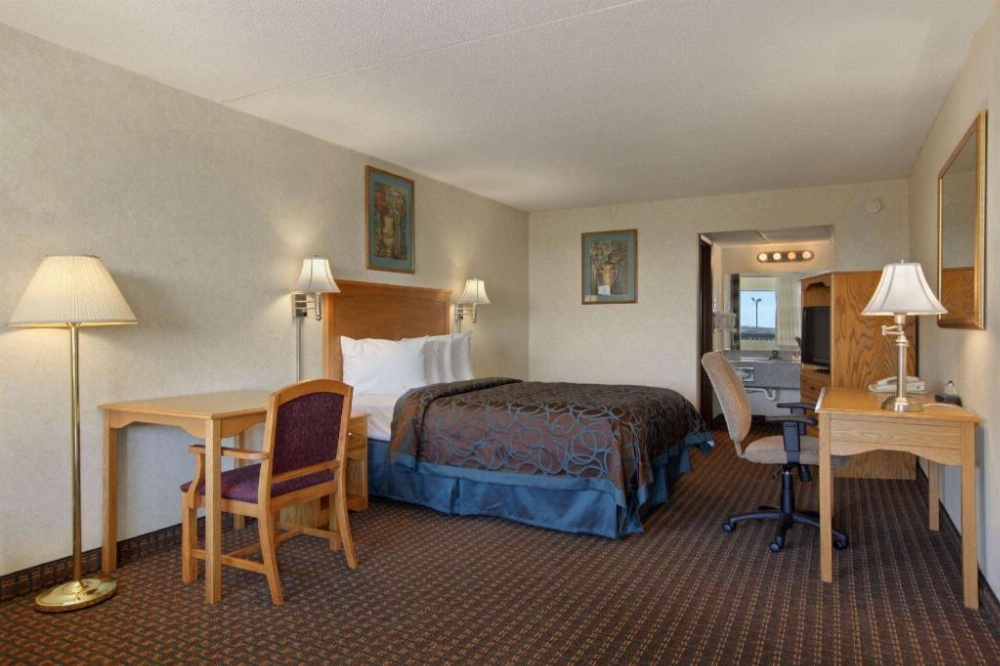 Days Inn by Wyndham Salina South Image 10