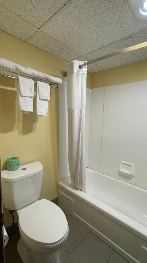 Days Inn by Wyndham Salina South image 13