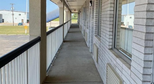 Days Inn by Wyndham Salina South image 3